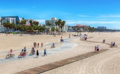I det sydlige USA er der sol og varme - også om vinteren. Her er vi i Santa Monica ved Los Angeles.