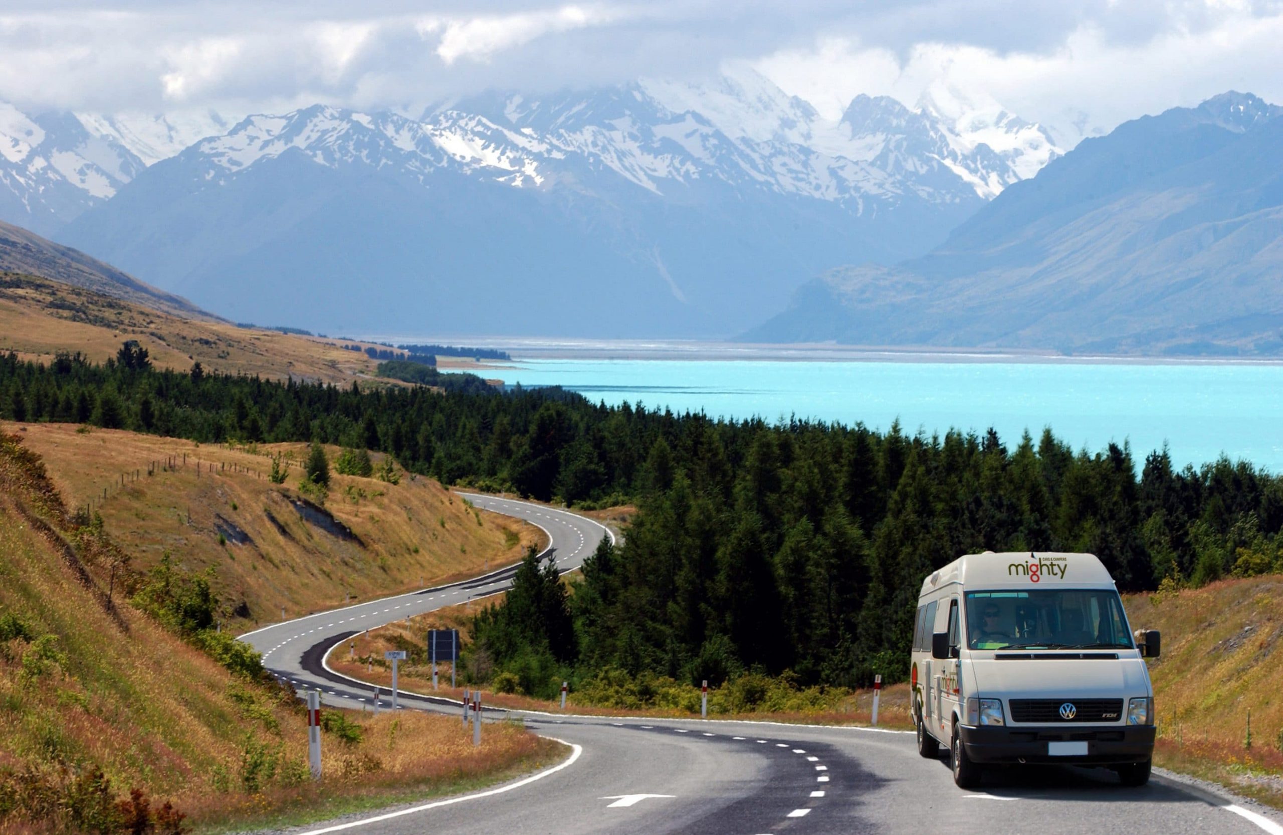Mighty Deuce Road to Mount CookMighty Deuce Road to Mount Cook Autocamper New Zealand - Læs alt her og bestil leje til spotpris