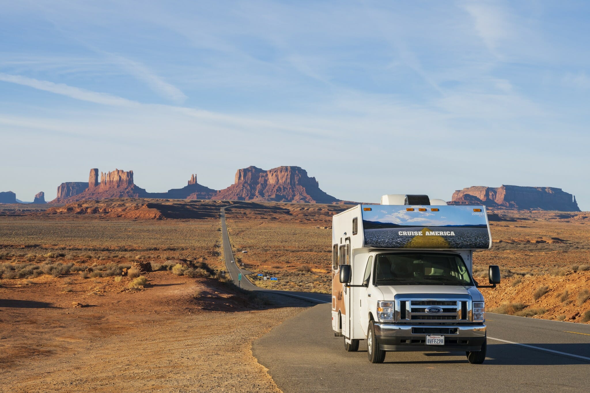 Autocamper fra Cruise America i Monument Valley
