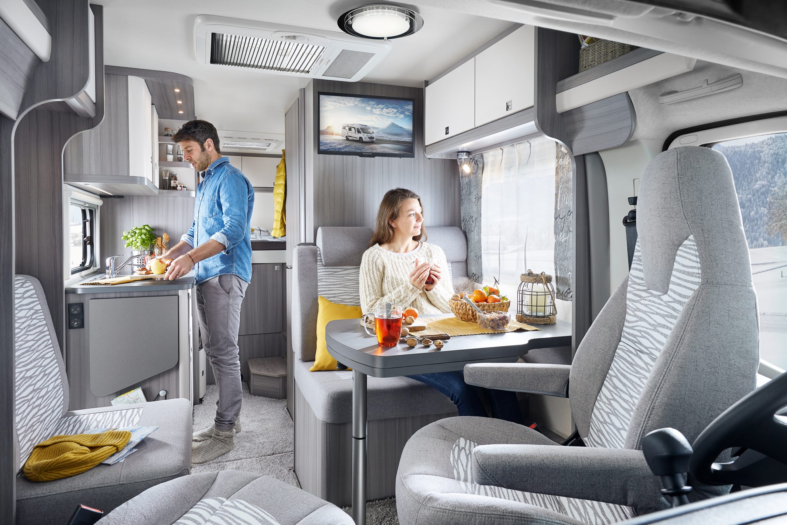small autocamper fra Touring Cars