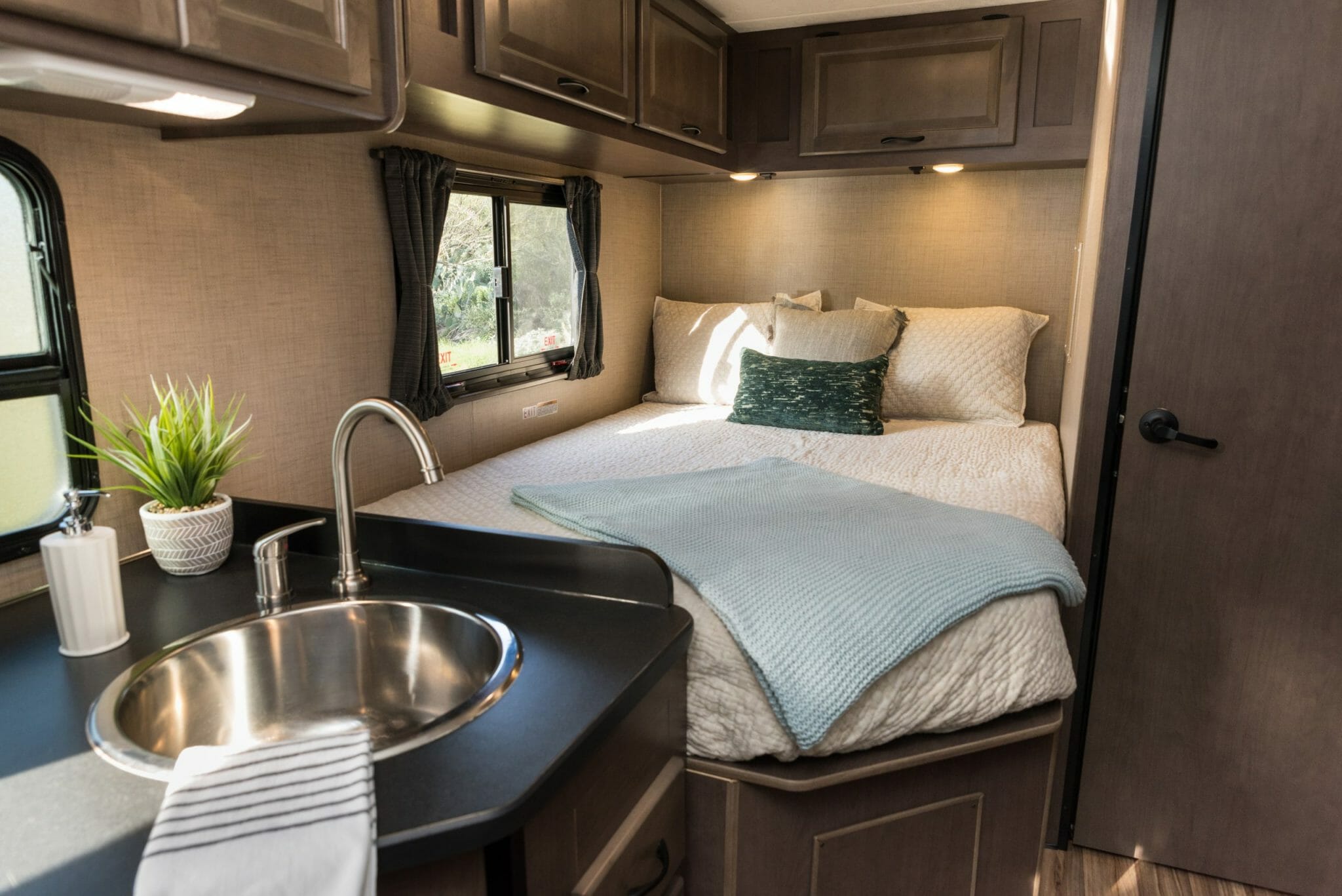 C25 Cruise America indretning