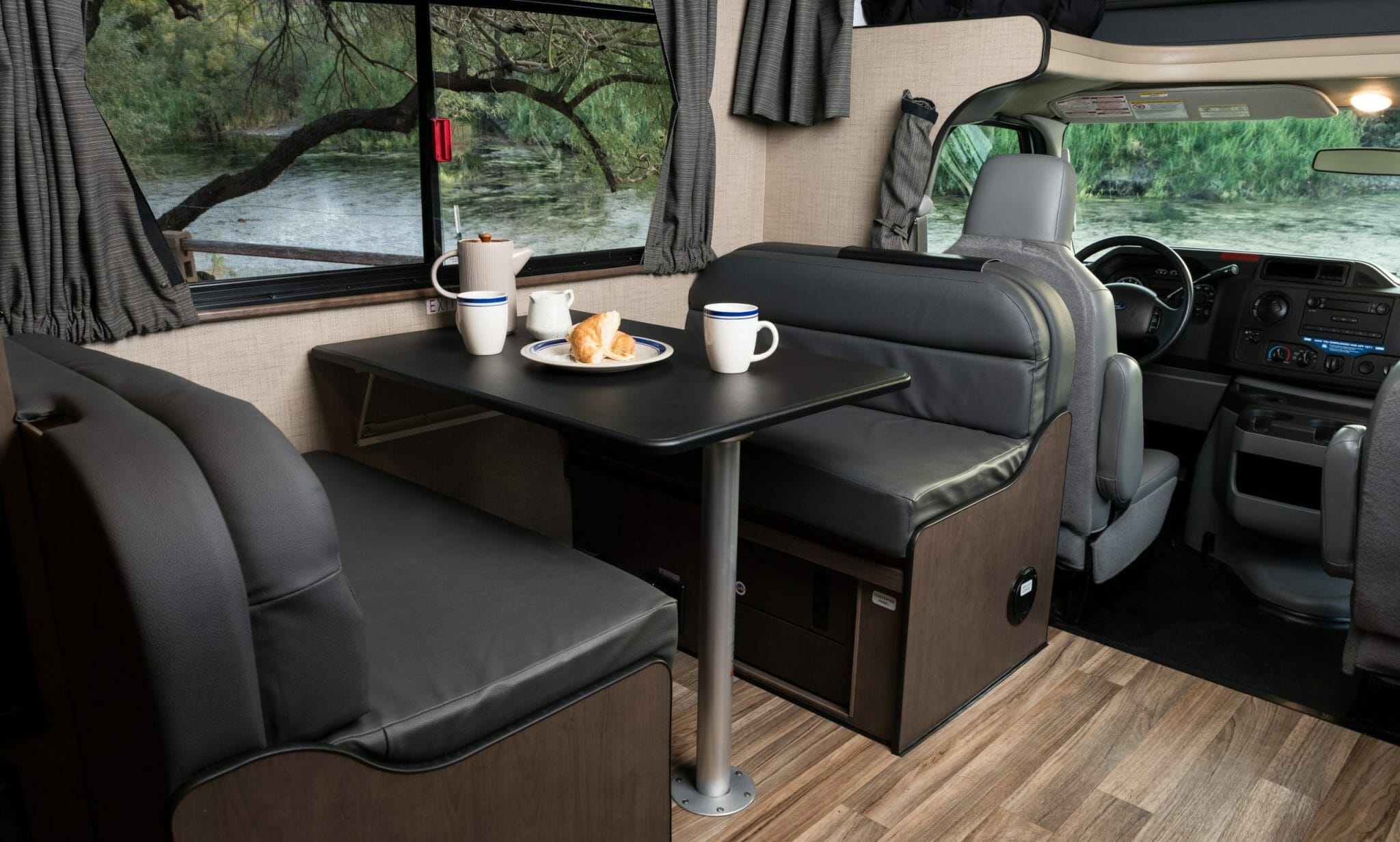 C25 stue Cruise America