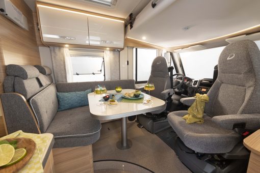 Compact Plus siddepladser fortil