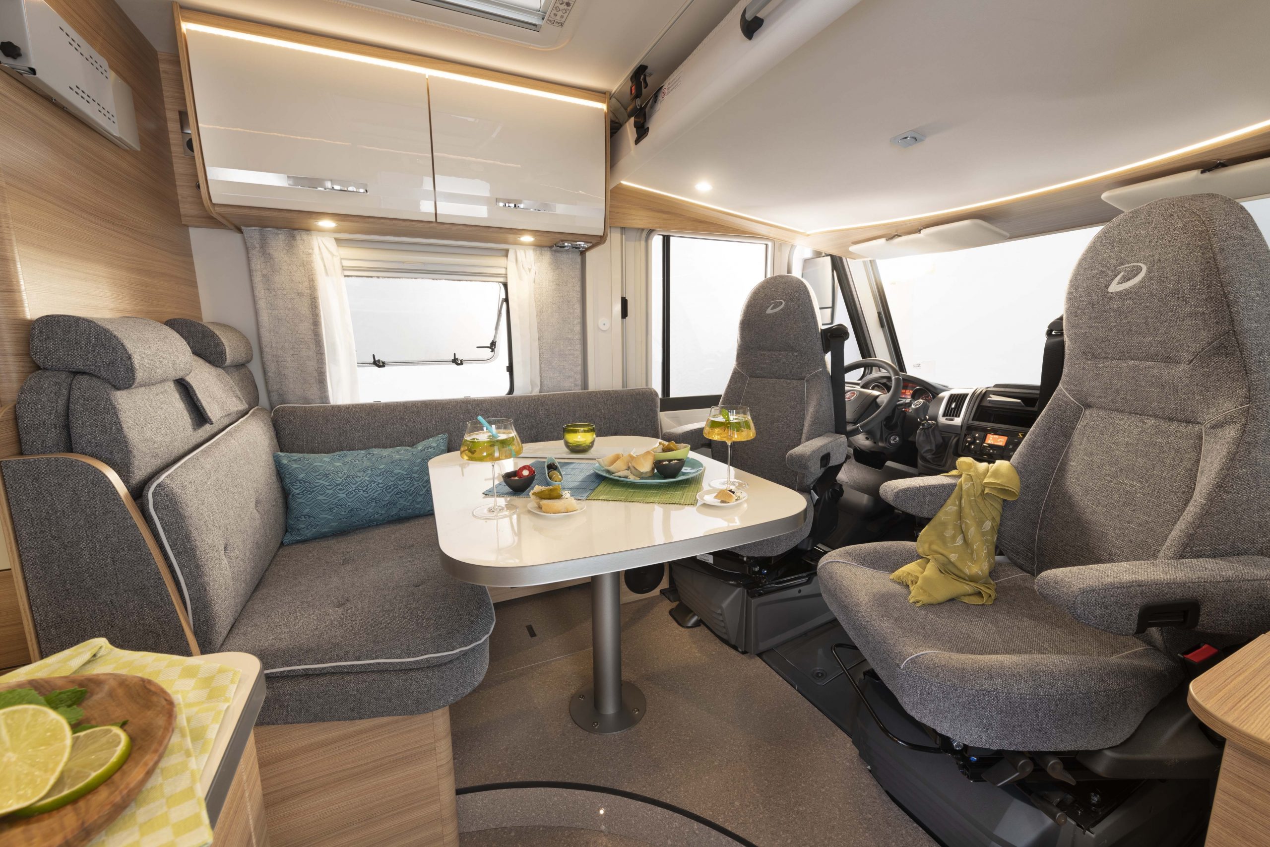 Compact Plus siddepladser fortil