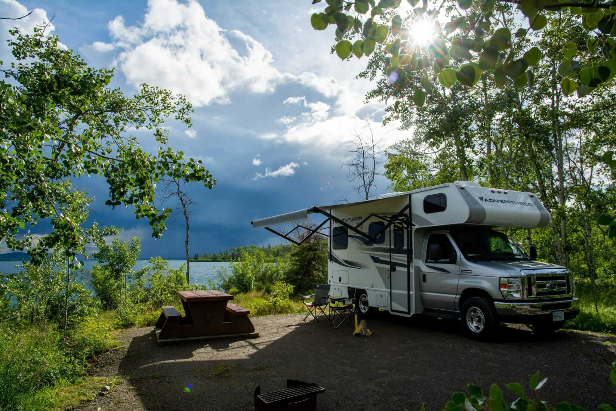 Fraserway autocamper med markise og komfort
