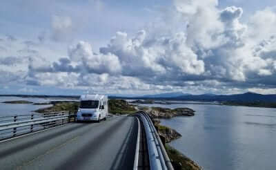 Fra Trondheim til Larvik i autocamper - Over den højeste bro på Atlanterhavsvejen.