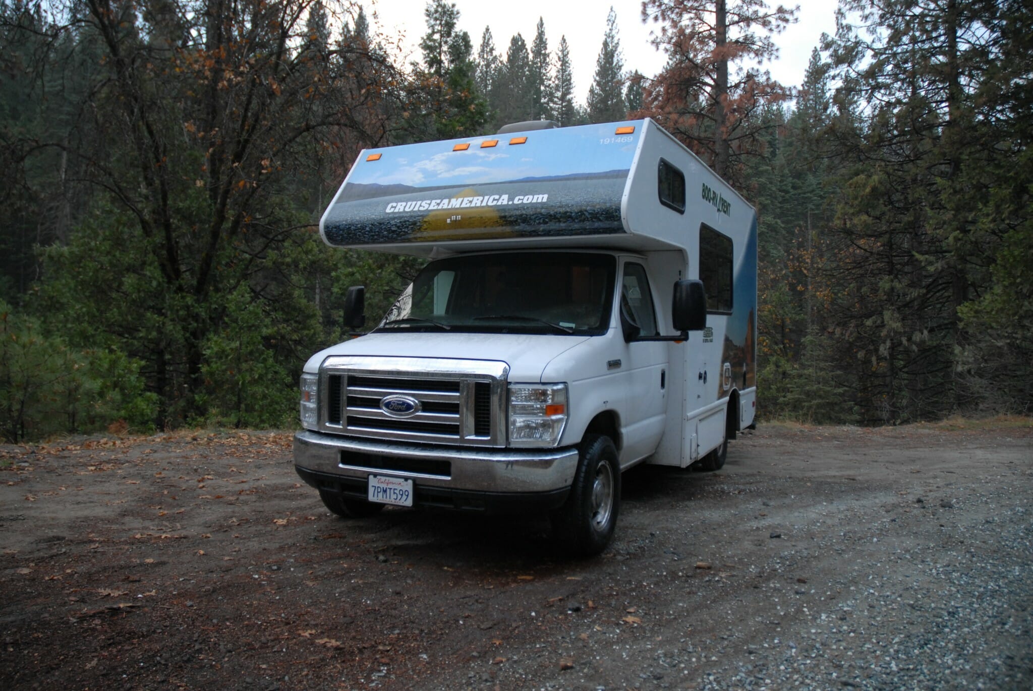 Dorte fra Autocampers.dk nyder en gratis overnatning i en national skov tæt ved Yosemite